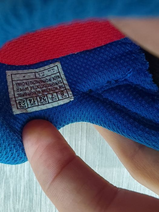 Papuci skechers mărimea 24