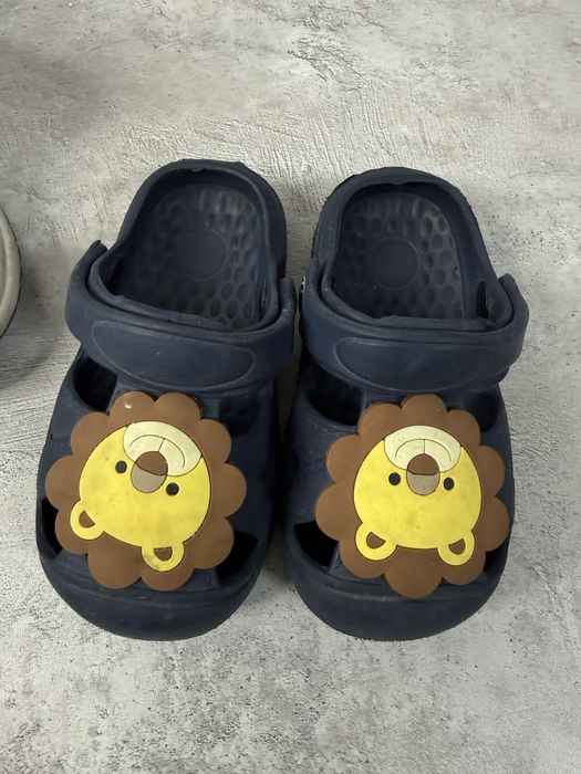 Шлепки детские (кроксы, сланцы, пляжная обувь)