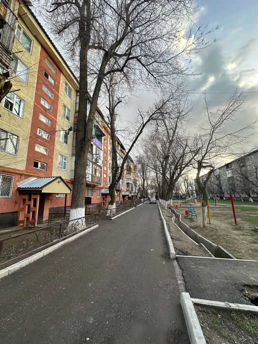 ПРОДАЕТСЯ: уютная 2-комнатная   квартира в мкр. КАРАСУ (дом 10)