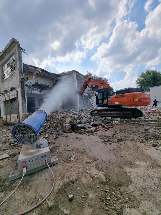 Excavator de inchiriat