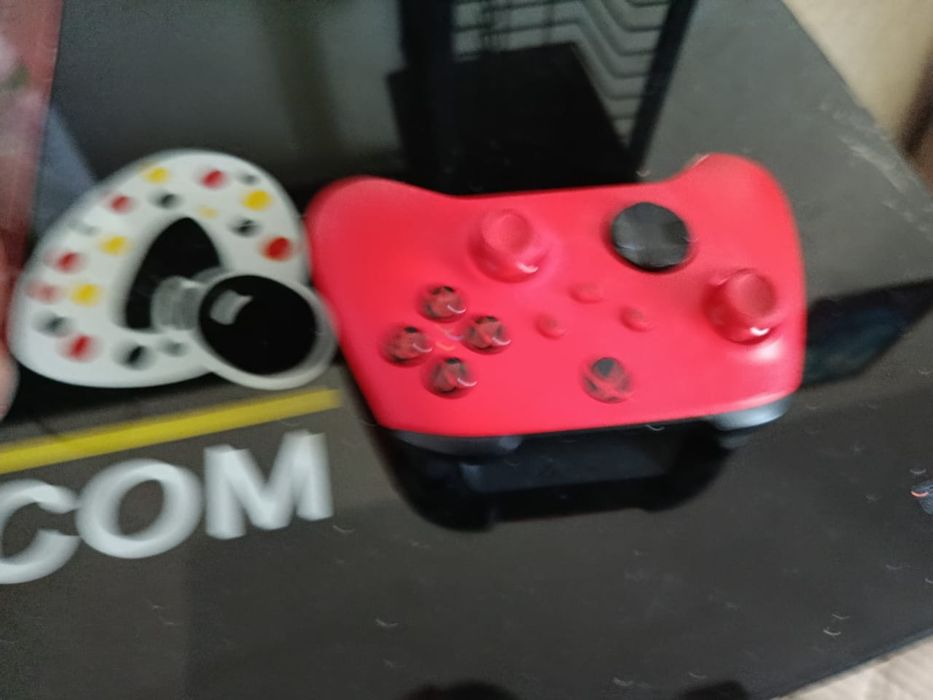 Беспроводной геймпад Xbox Wireless Controller (красный)