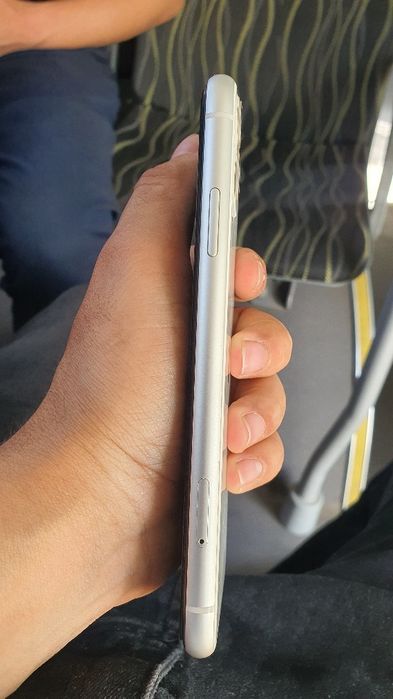 Iphone 11 64gb sotiladi