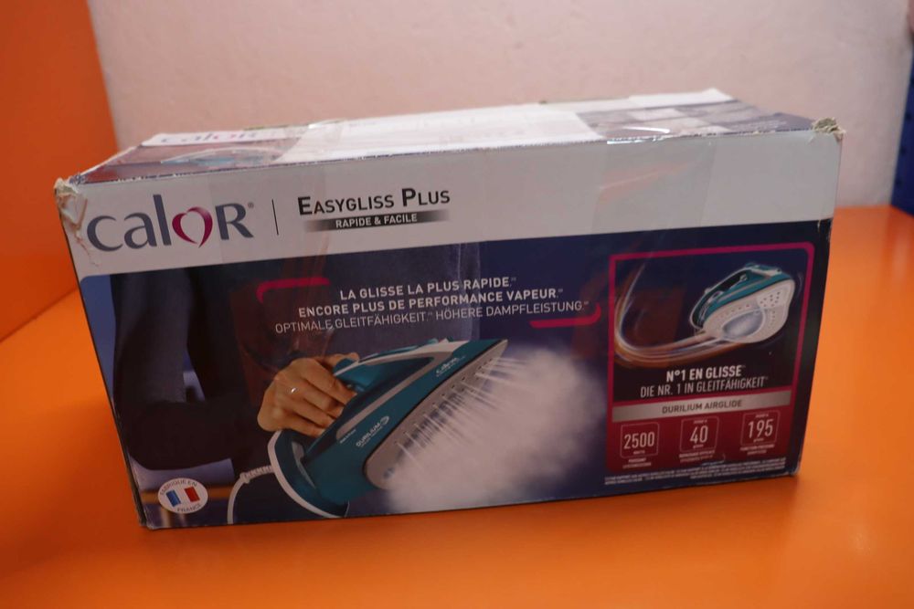 Парна ютия Calor Easygliss Plus, 2500 W, Непрекъсната пара 40 г/мин, Преса 195 г/мин, Плоча Durilium Airglide FV5719C0, Тюркоаз