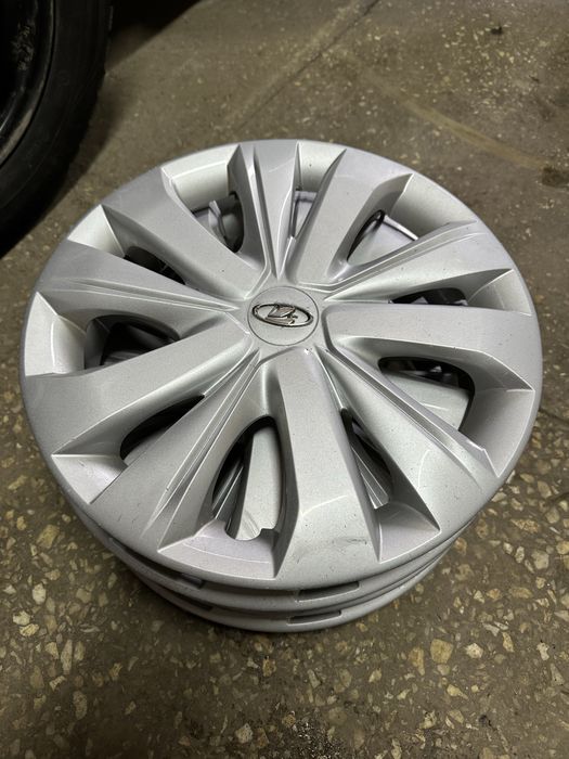 Продам колпаки R 15 Веста