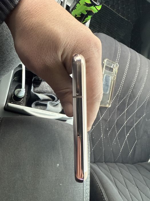 Samsung s10 телефон