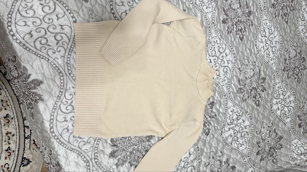 Отдам одежду дубленка и кофты