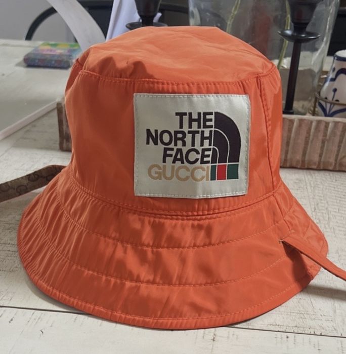 Есанна шапка Gucci x the north face