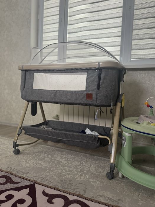 Манеж очень в хорошем состояний. Срочно