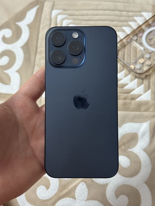 Продает iphone 15 pro max 256gb