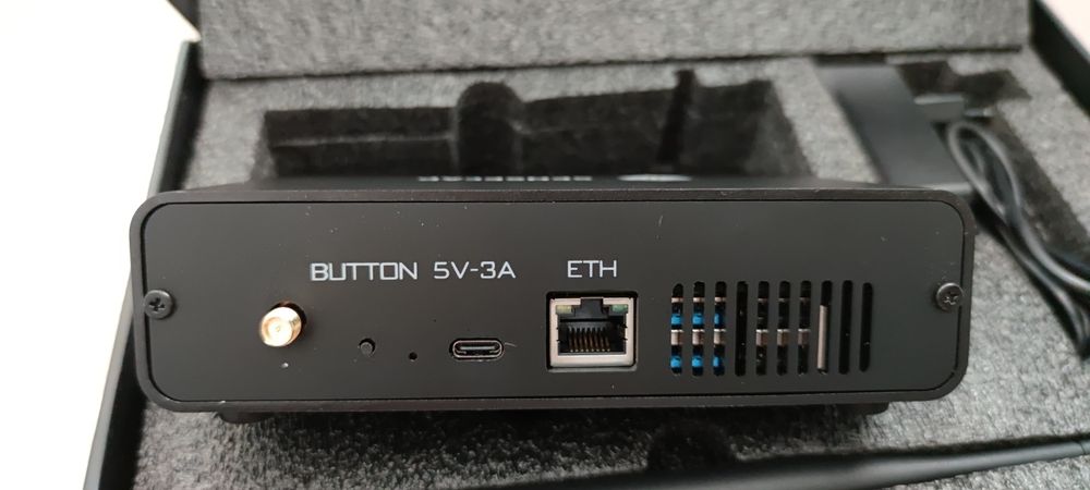 Sensecap M1 miner EU868, HNT, Helium network, crypto