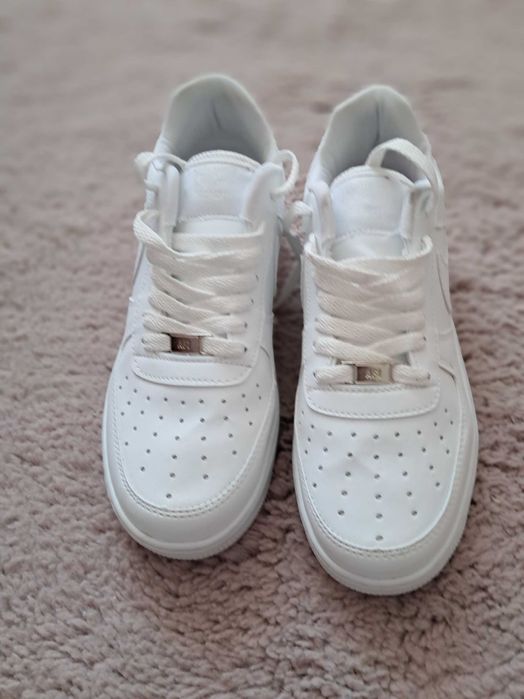 Adidasi Nike  air
