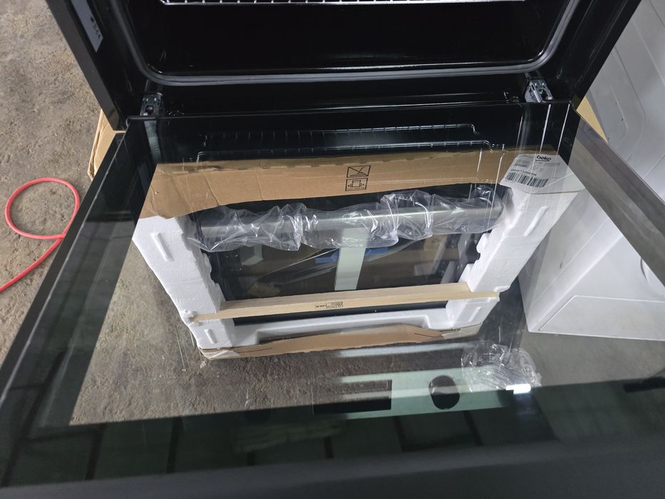 Нова фурна за вграждане Arctic ARVIE1130XM,71 л,