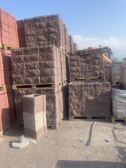 Сплитерный блок рваный кирпич тумбы для забора