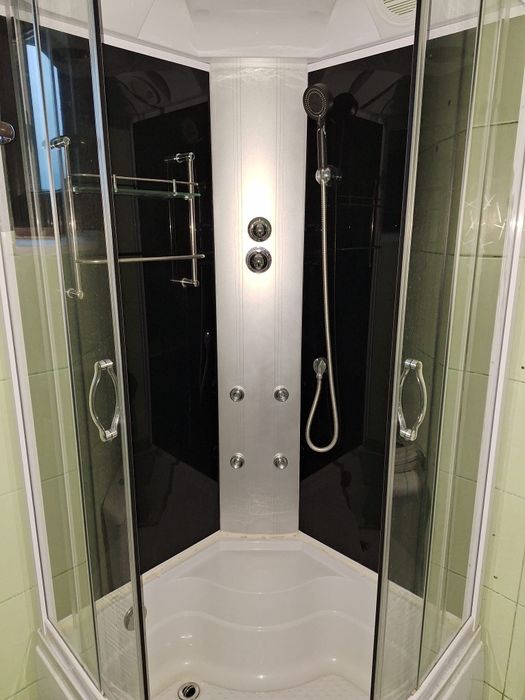 Vând cabina de, duș cu cădiță.