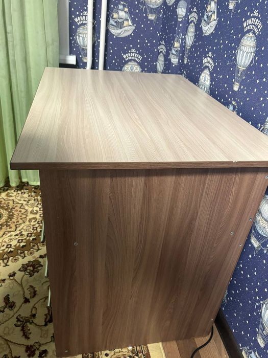 продам стол с табуреткой