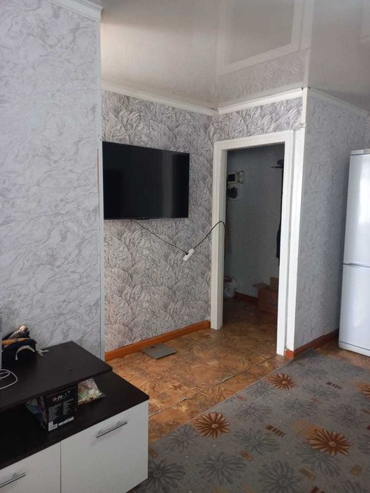 Продам 2 комн квартиру в кирпичном доме