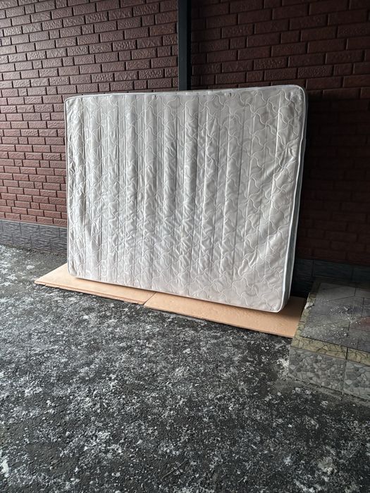 Матрас на кровать