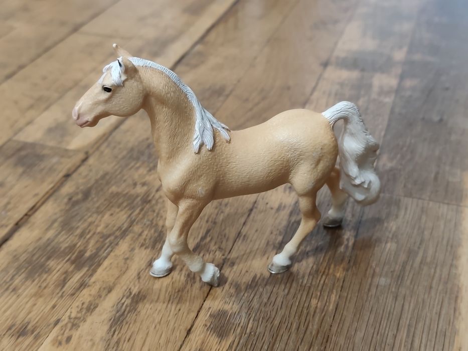 Schleich фигури коне
