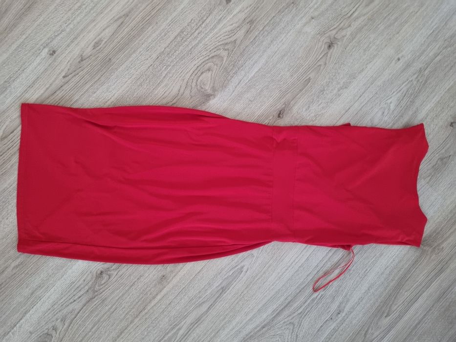 Елегантна Рокля Boohoo