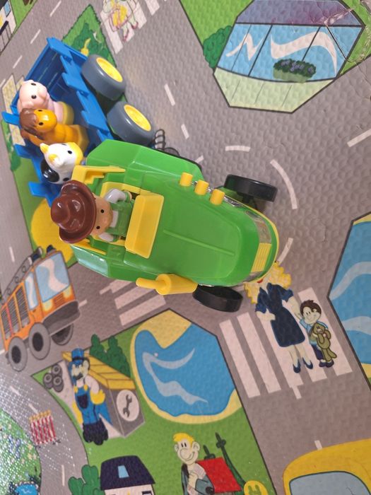 Фермер музикален и с три животни .