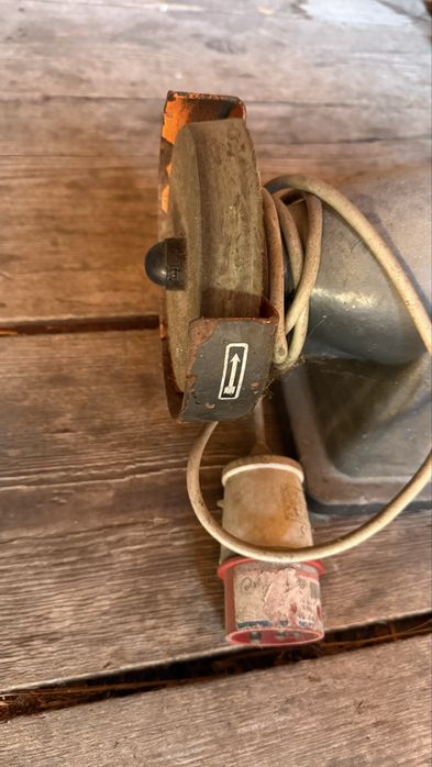 Polizor pentru cutite