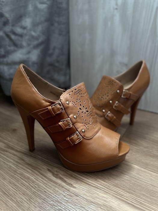 Продам туфли новые