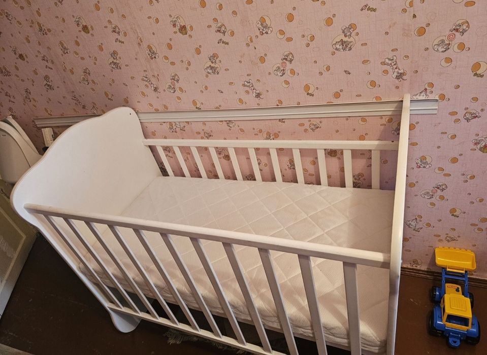 Продам детскую кроватку