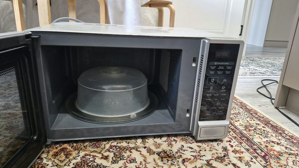 Продам микроволновку LG