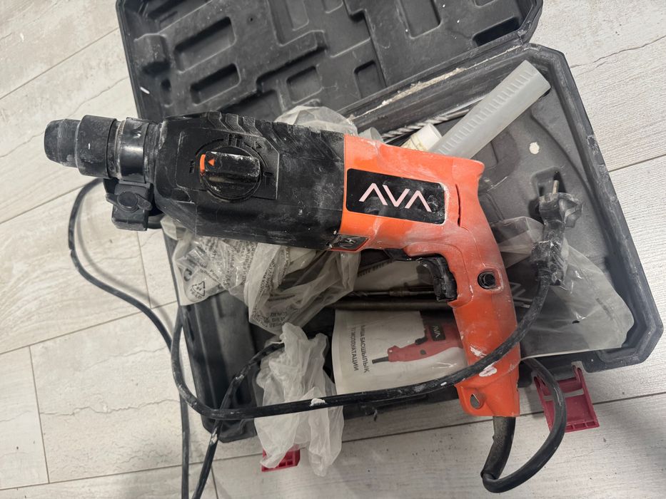 Перфоратор AVA 650Вт