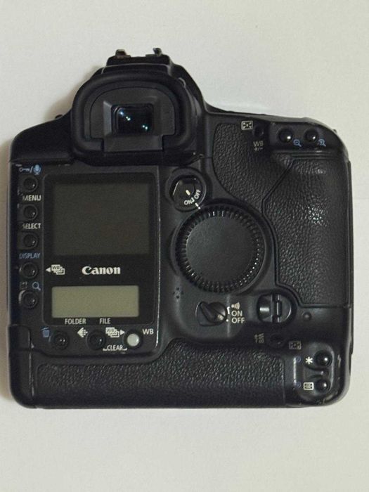 Aparat foto profesionist Canon 1D Mark II - 156.885 cadre