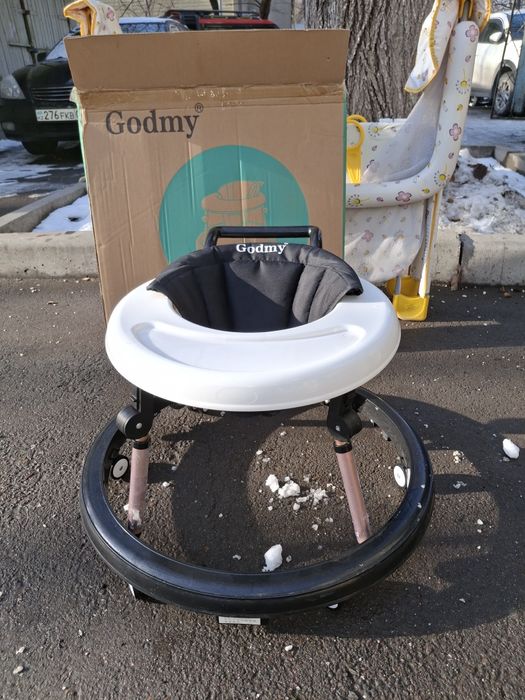 Продам срочно ! Коляску,манеж ,ходунки