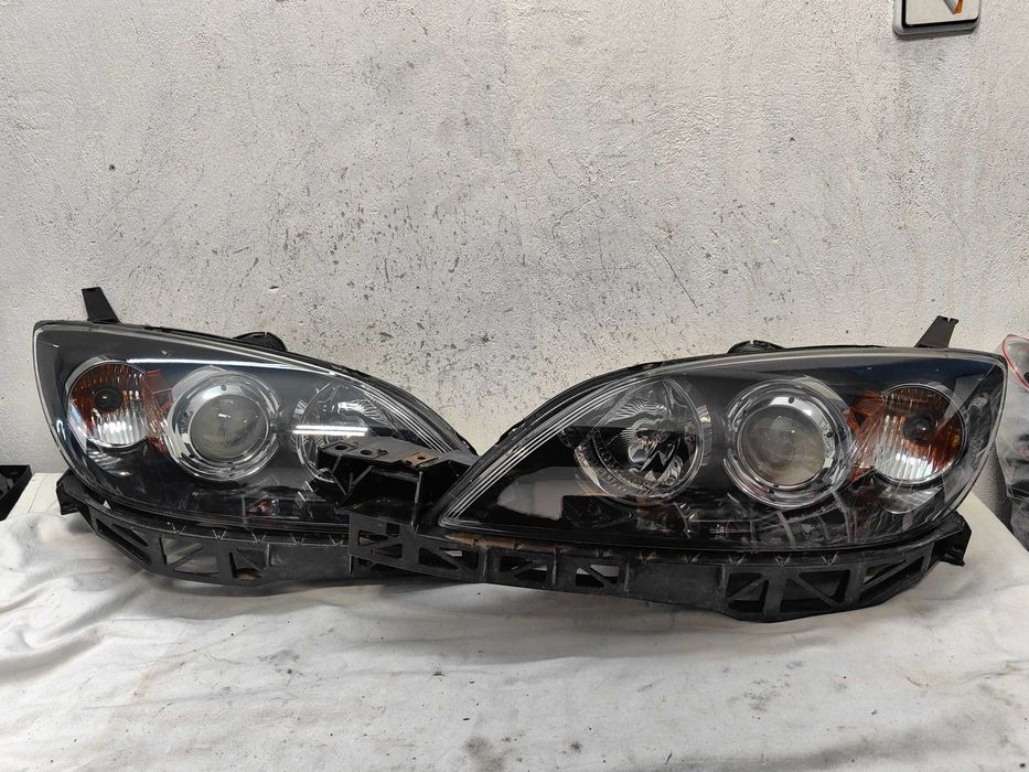 Оригинални фарове Мазда 3  Mazda 3