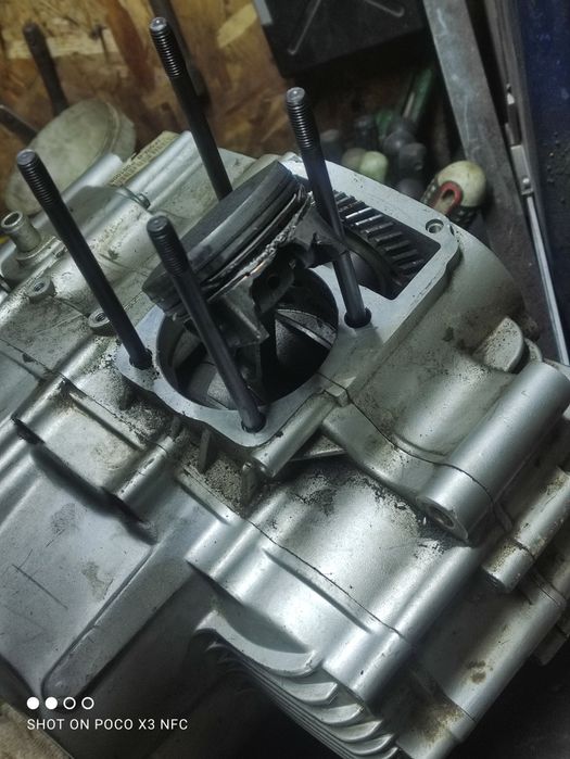 Продам двигатель на запчасти