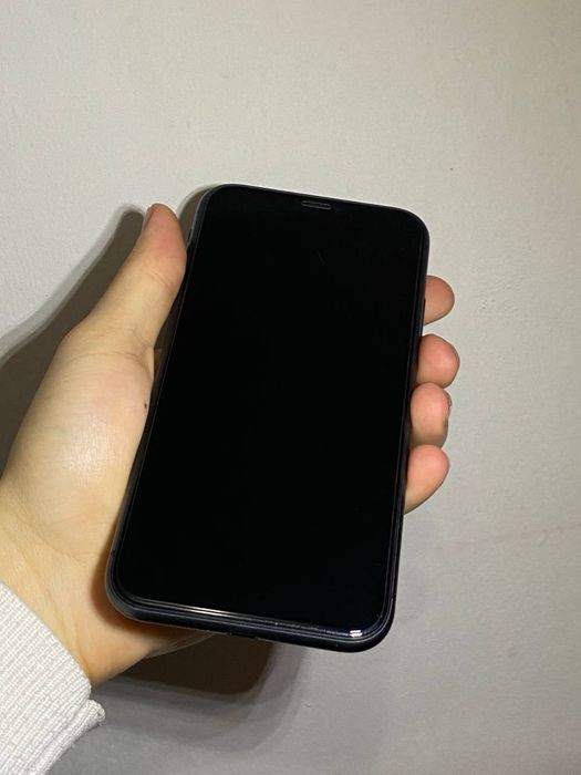 Айфон 11 продаю срочно