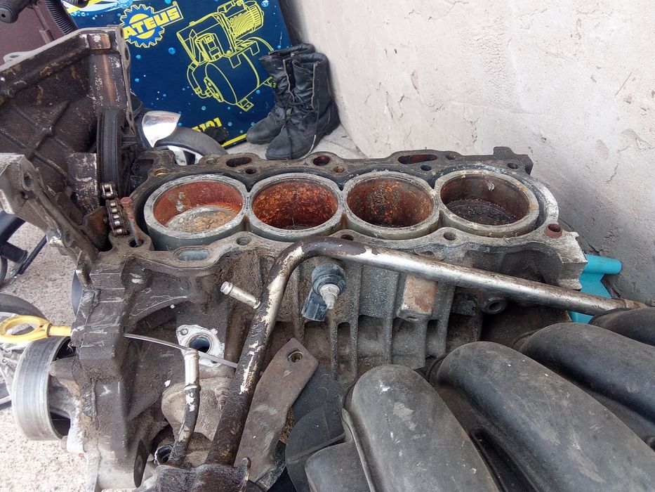 Двигатель от каролла 2005г