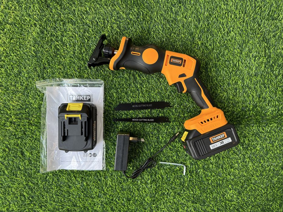 Аккумуляторные сабельные пилы разные