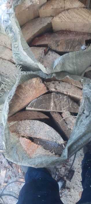 Продам дрова и уголь в мешках (доставка)