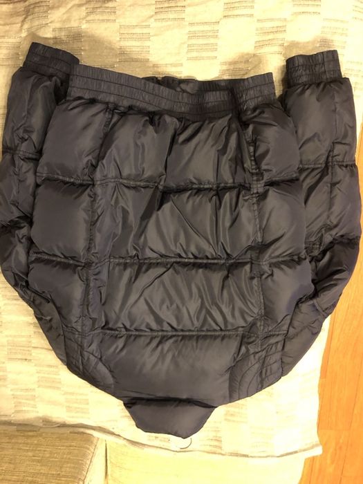 Vand 2geci marca Tommy Hilfiger, originale 100%.