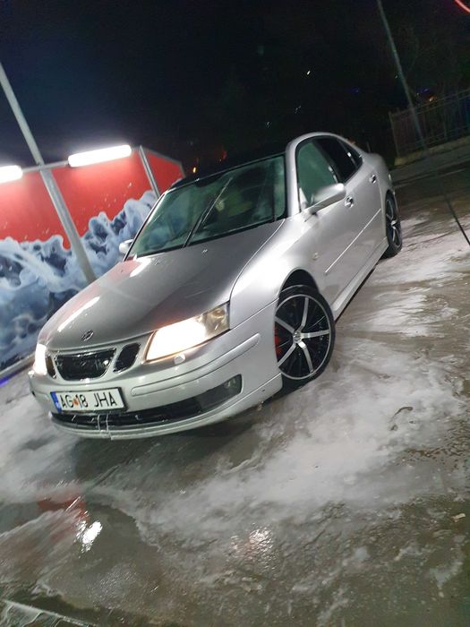 VÂND saab 2004  sau pentru dezmembrat