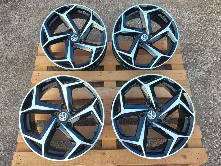 18"Vw 5x112 Golf Passat Jetta Tiguan Touran 8ж ет44 Black Polish Чисто Нови.