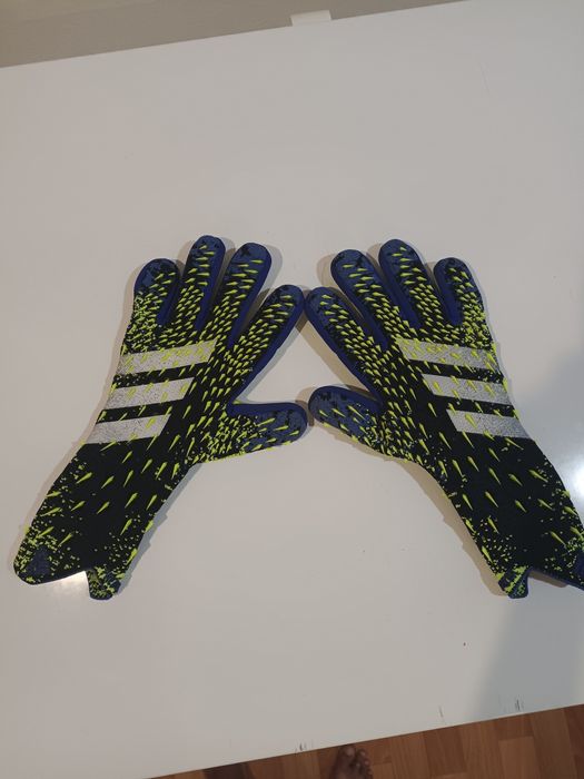 Перчатки adidas predator