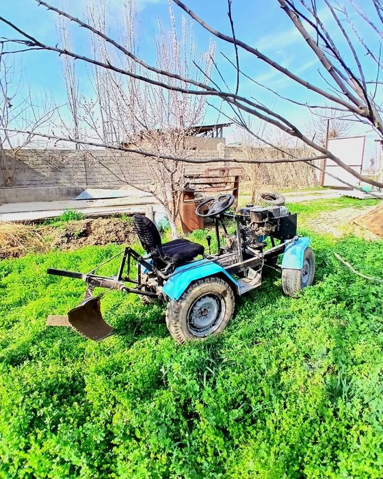 Mini traktor sotladi