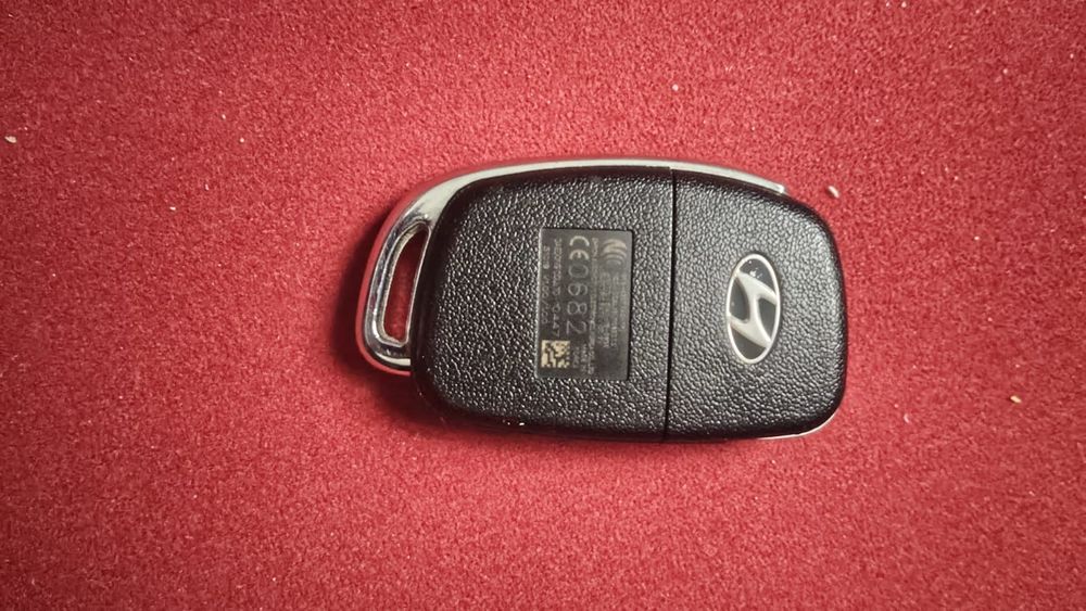 Ключ  от Hyundai   оригинал  бу