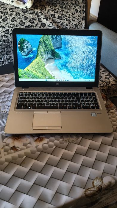 Laptopuri diverse