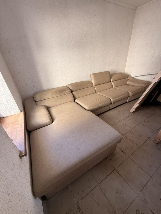 Продается диван вместительный