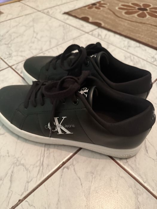 Обувки calvin clein
