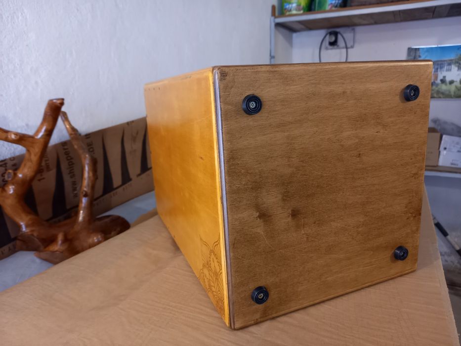 Кахон, ръчно изработен