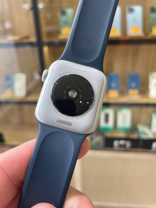 Срочно продам Apple Watch se1
