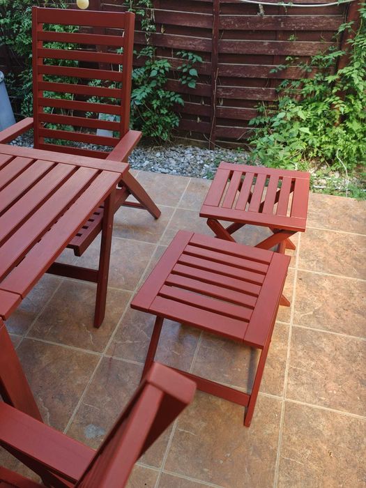 Vand set mobilier din lemn pentru terasa