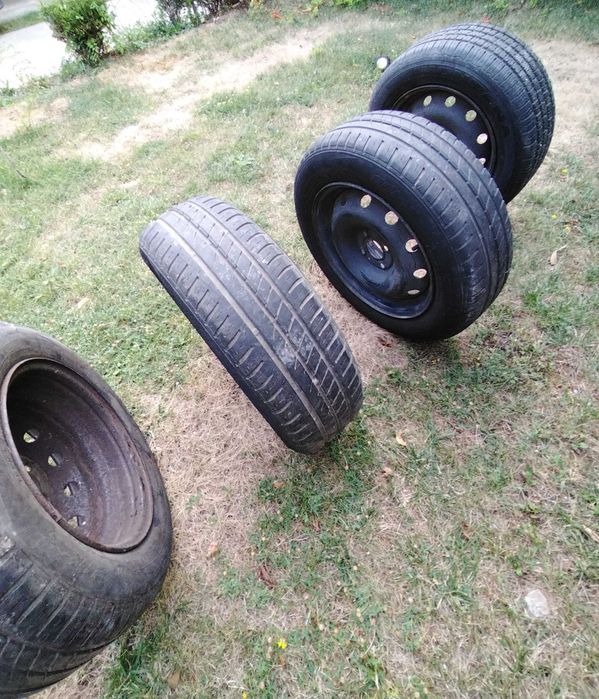 De vanzare set patru roti dacia logan